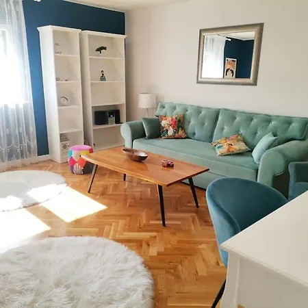 Lulu 90 M2 In Center Of Apartment *