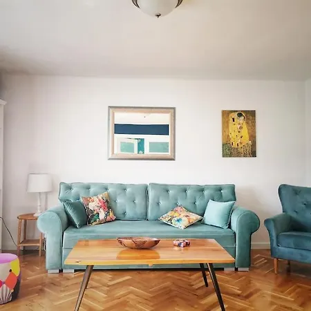 Lulu 90 M2 In Center Of Apartment *