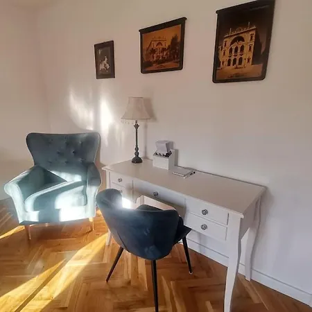 Lulu 90 M2 In Center Of Apartment *