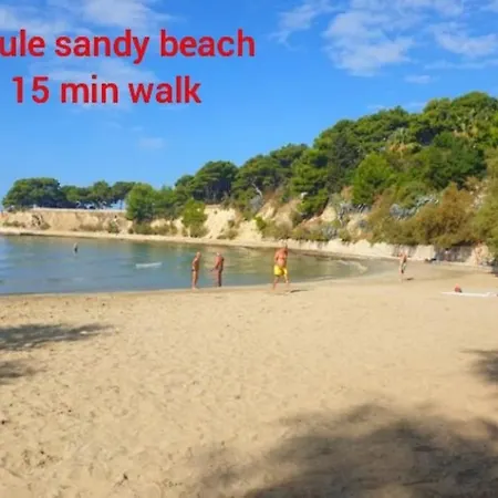 Lulu 90 M2 In Center Of