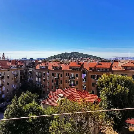 Apartment Lulu 90 M2 In Center Of