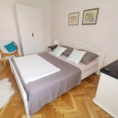 Lulu 90 M2 In Center Of Apartment Split