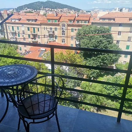 Apartment Lulu 90 M2 In Center Of Split